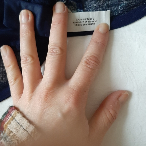 Simone Perele 32DD - Picture 3 of 4